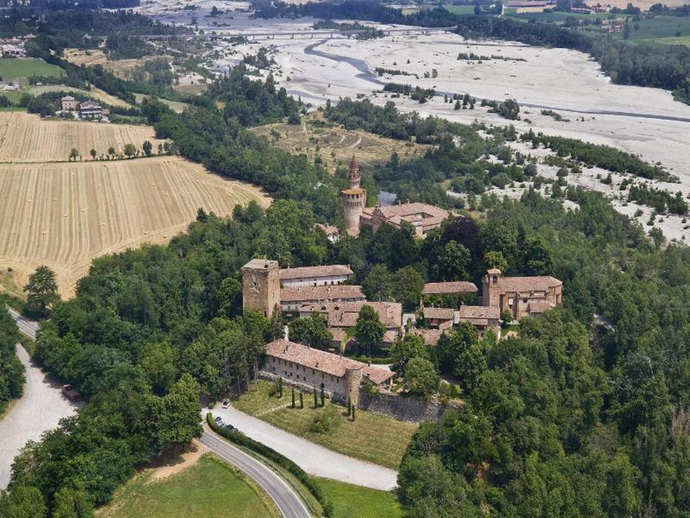 Hotel Torre Di San Martino Gazzola Di Rivalta Bagian luar foto